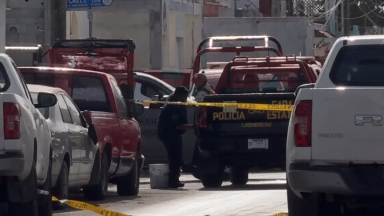 Vehículos de la FGR, Marina y Ejército durante el operativo en Progreso.