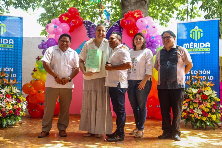 Nuevos intérpretes de lengua maya reciben certificados en Mérida