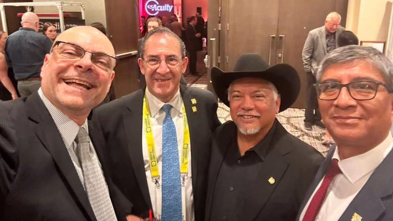 Arquitecto yucateco Elías Cisneros gana el Award of Merit en los IES Illumination Awards 2026