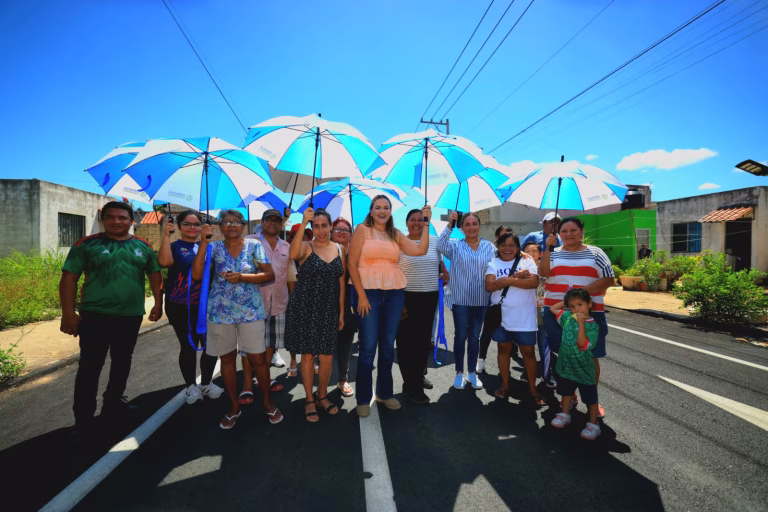 Cecilia Patrón supervisa trabajos de repavimentación en Mérida 1