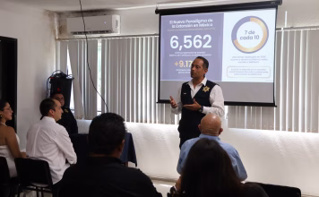 Capacitan a trabajadores de restaurantes contra extorsiones y fraudes digitales Capacitan a trabajadores de restaurantes contra extorsiones y fraudes digitales