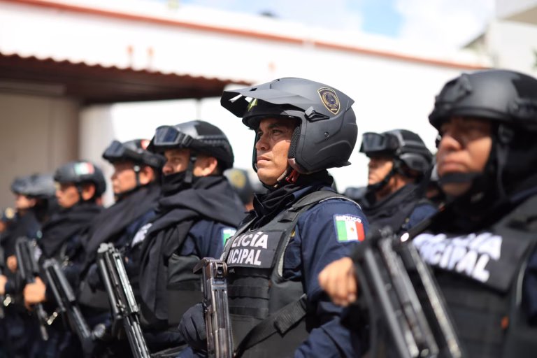 Cecilia Patrón reconoce labor de la Policía Municipal de Mérida