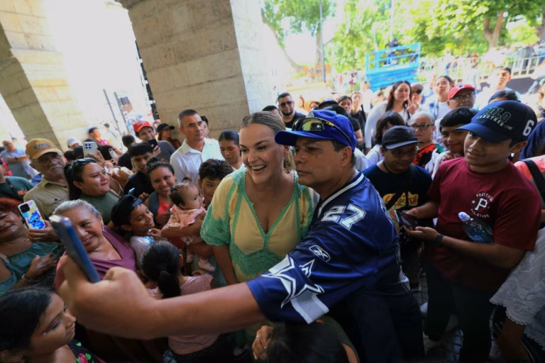 Cecilia Patrón reconoce labor de la Policía Municipal de Mérida