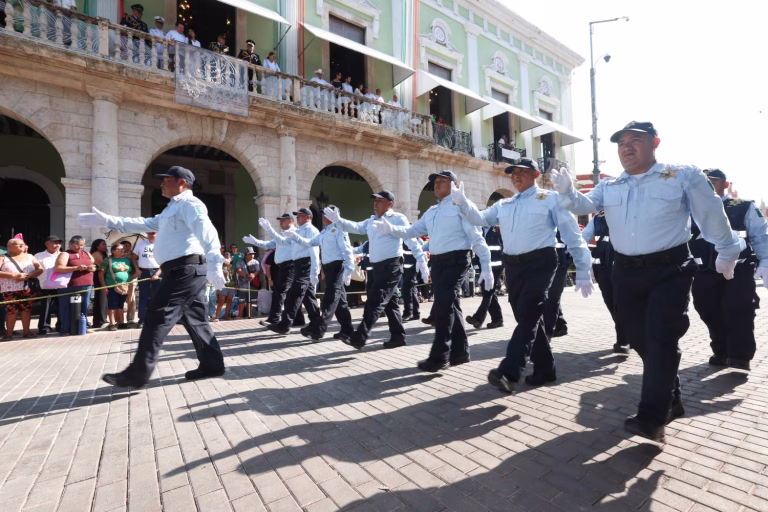 Cecilia Patrón reconoce labor de la Policía Municipal de Mérida