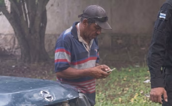 Camioneta derriba reja de primaria y entra al plantel en Seyé