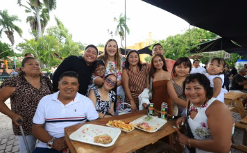 Feria del Panucho reúne a familias y comerciantes en Mérida