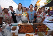 Feria del Mucbipollo reúne a familias en San Sebastián