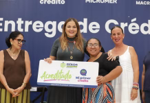 Cecilia Patrón entrega 108 créditos para impulsar negocios en Mérida